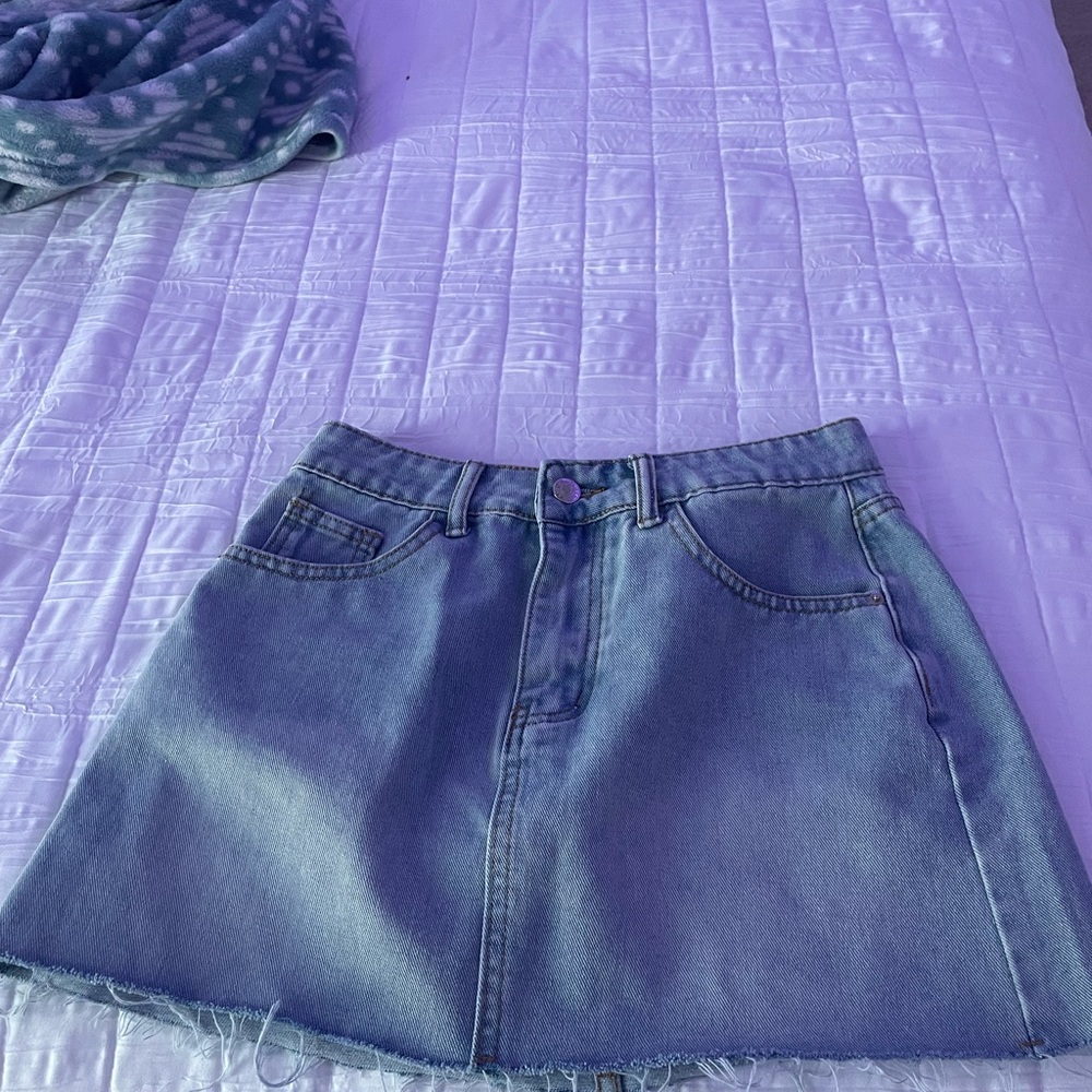 the cutest denim skirt